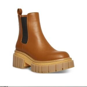 Madden Girl Phoebee Chelsea Boot Size 8